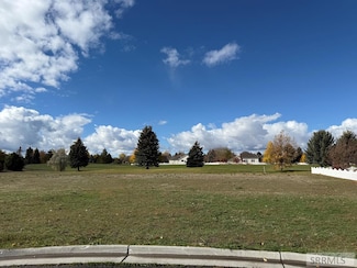 4885 River Bend Ln, Idaho Falls, ID 83401