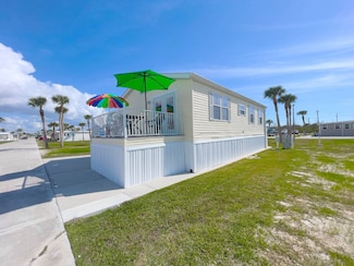 474 Roble Ln, Fort Myers, FL 33908
