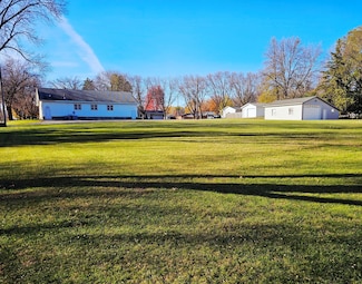 421 13th St SE, Willmar, MN 56201