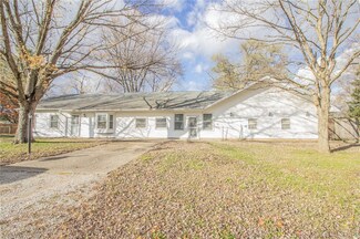 306 W Oak St, Ashmore, IL 61912