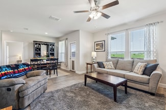 1908 Albany Ln, Cleburne, TX 76033