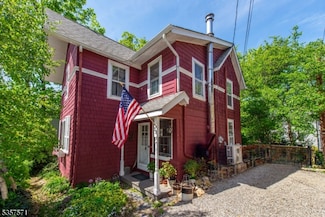 33 Embury Place, Mount Tabor, NJ 07878