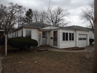607 E Cherry St, Watseka, IL 60970