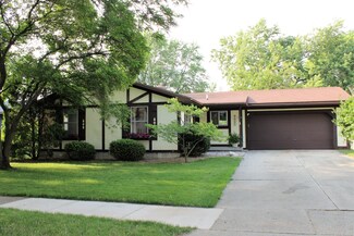 1817 Southampton Dr SE, Grand Rapids, MI 49508