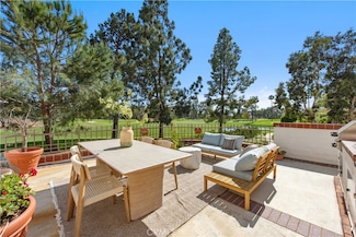 2330 Sunningdale Dr, Tustin, CA 92782