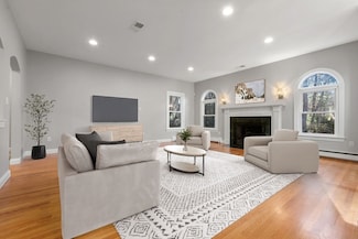 370 West St, Dedham, MA 02026
