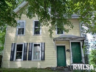 1152 E 13th St, Davenport, IA 52803