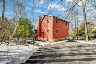 5 Pine Crest Ct, Lake Ariel, PA 18436