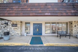 564 Sarah Ln Unit 108, Saint Louis, MO 63141