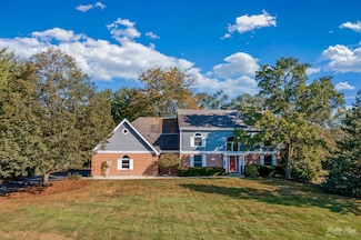 28898 W Rivers Edge Dr, Cary, IL 60013