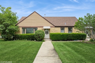 4621 Scott St, Schiller Park, IL 60176