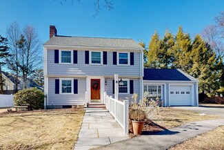 8 Academy Ln, Milton, MA 02186