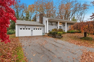 4 Fair Oaks Ct N, Greenville, RI 02828