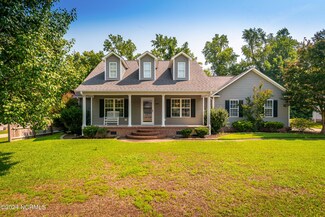 2845 Ruth Evans Dr, Grimesland, NC 27837