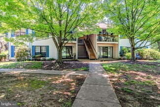 18 Crabapple Ln, Franklin Park, NJ 08823