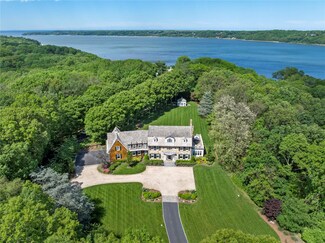 18 North Rd, Oyster Bay, NY 11771