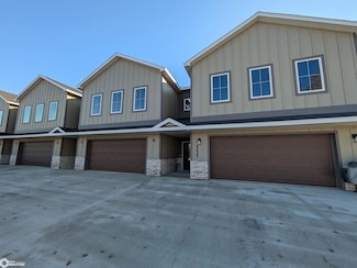 103 Stonebrook Ct, Clear Lake, IA 50428