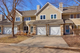 811 Burr Oaks Dr Unit 307, West Des Moines, IA 50266