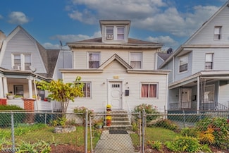 92 N 19th St, East Orange, NJ 07017