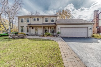 1004 Royal Bombay Ct, Naperville, IL 60563