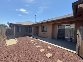 2407 W Carmen Ave, Fresno, CA 93728