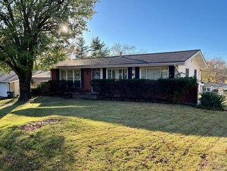 813 Delhurst Dr, Ballwin, MO 63021