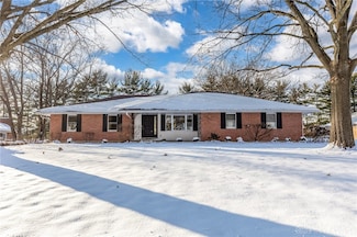 5907 King Arthur Dr, Dayton, OH 45429