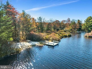 313 Miller Dr, Pocono Pines, PA 18350