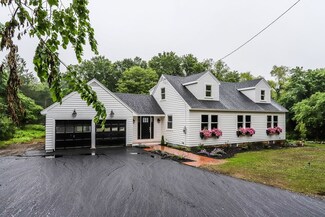 9 Grapevine Rd, Wenham, MA 01984