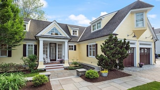 435 Main St, Amesbury, MA 01913