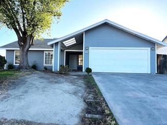 1385 Yosemite Dr, Corcoran, CA 93212