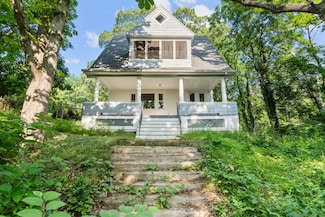 516 Savin Ave, West Haven, CT 06516