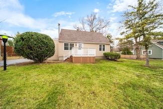 28W686 Townline Rd, Warrenville, IL 60555