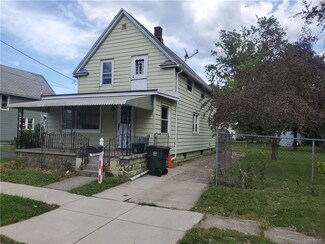 17 Brewster St, Depew, NY 14043
