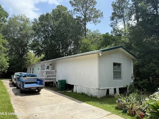 6106 E Forrest St, Bay Saint Louis, MS 39520