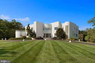 611 Creek Ln, Flourtown, PA 19031