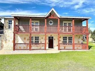 8508 Grandview Dr, Jonestown, TX 78645