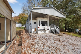 421 Newbury Cir, Westminster, SC 29693