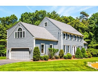 12 Abbey Rd, South Walpole, MA 02071