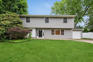 184 N Atlanta Ave, Massapequa, NY 11758