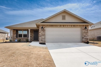108 Oliver Ct, Hazel Green, AL 35750