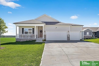 8523 S 63rd St, Papillion, NE 68157