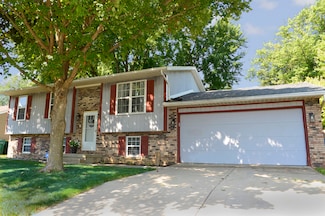 1403 Dakota Dr, Ottawa, IL 61350