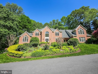 5826 Hannora Ln, Fairfax Station, VA 22039