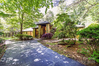 200 Maple Hill Dr, Flat Rock, NC 28731