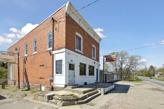990 Decamp Rd, Leslie, MI 49251