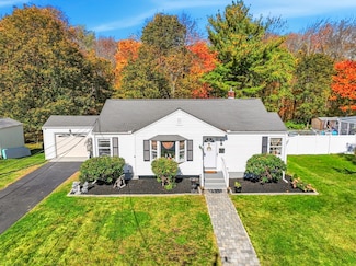 35 Woodway Dr, Shrewsbury, MA 01545