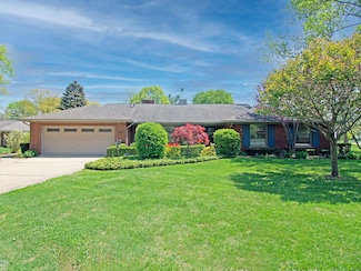 626 S Higbie Place, Grosse Pointe Woods, MI 48236