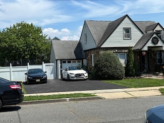 238 N 3rd Ave, Manville, NJ 08835