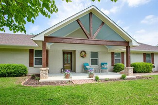 204 Pecan St, Tom Bean, TX 75491